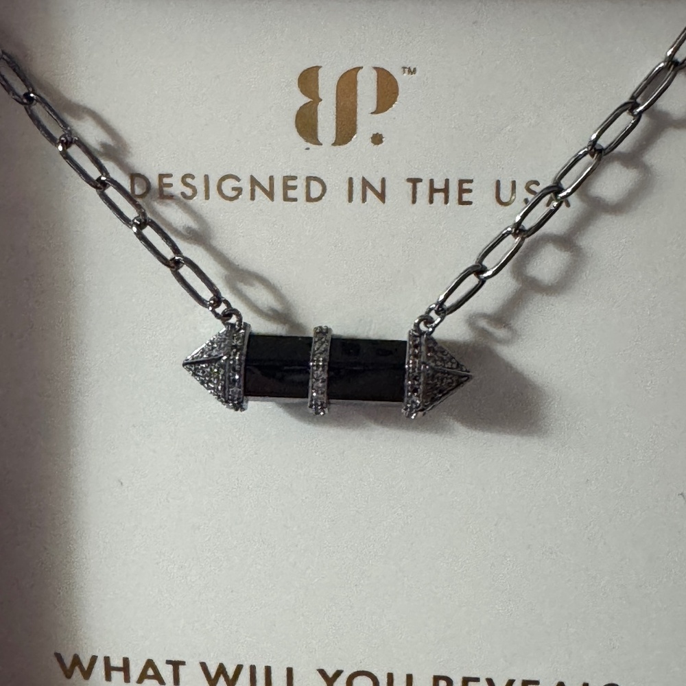 2025 UNTAMED COLLECTION K57008 Whispered Growl